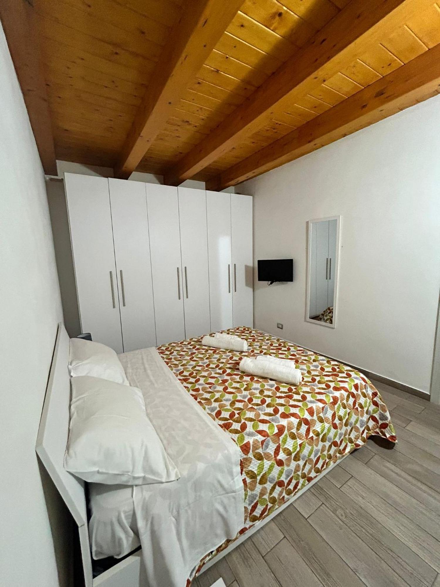 Casa Martina 2 Apartment Syracuse ภายนอก รูปภาพ